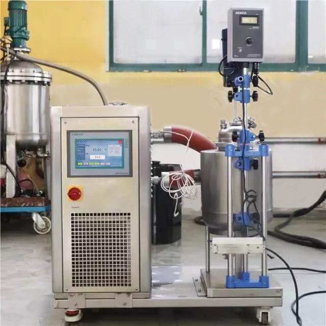 Temperature control of dynamic temperature control system in process engineering(images 1)