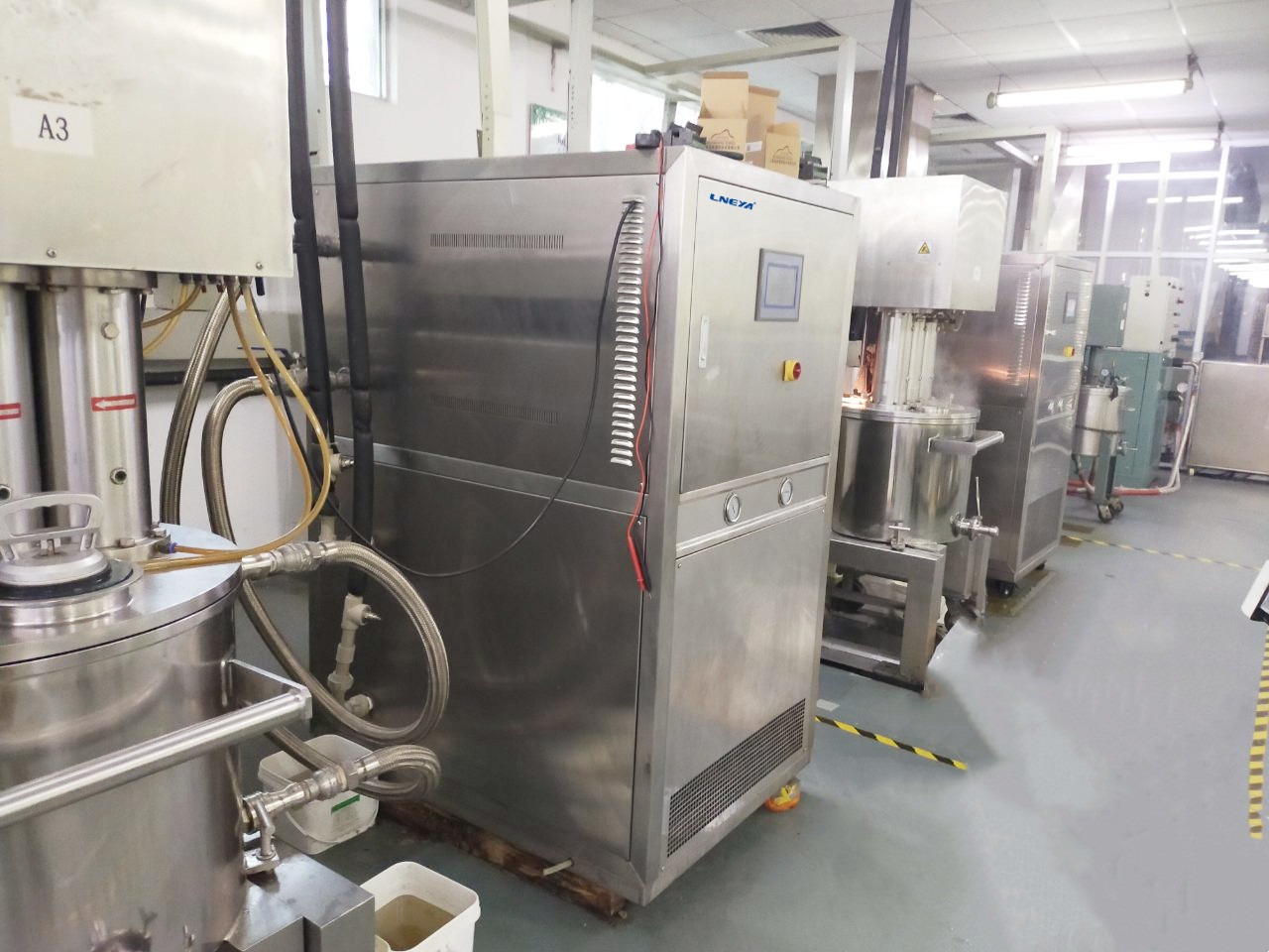 Model and size selection of cooling and heating circulator (pilot plant temperature control system)（images 3）