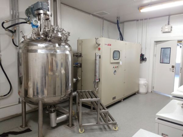 What type of temperature control system is required for smear preparation in the pharmaceutical industry?（images 1）