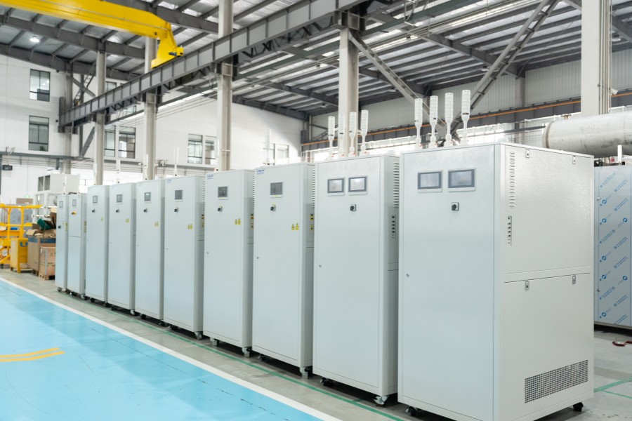 The cost of a chiller includes purchase cost, operating cost and maintenance cost